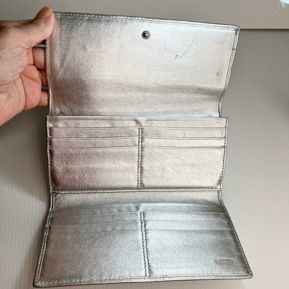 Coach Pleated Silver Metallic Leather Full Size Trifold Checkbook Wallet - Picture 4 of 6